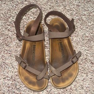 Multistrap birkingstocks- Style Yara